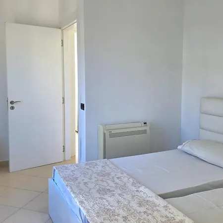 Brisa Del Mar Beachfront 116 - Happy *