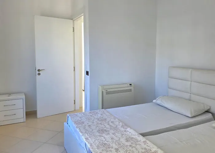 Brisa Del Mar Beachfront 116 - Happy *